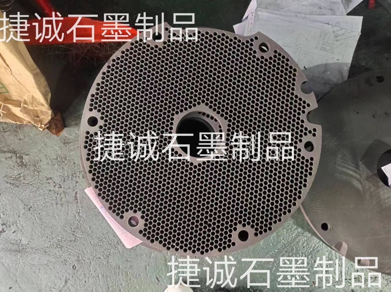 硬質(zhì)合金石墨盤，石墨盤，刀具燒結(jié)石墨盤，石墨盤加工，銅管燒結(jié)石墨盤，燒結(jié)石墨盤，石墨盤加工廠，石墨盤生產(chǎn)廠家，石墨盤廠家